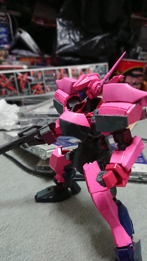 エステバリスの欠点であった母艦へのエネルギー依存を脱却するべく、エイハブリアクターを動力源にすることで活動の長期化に繋がった。