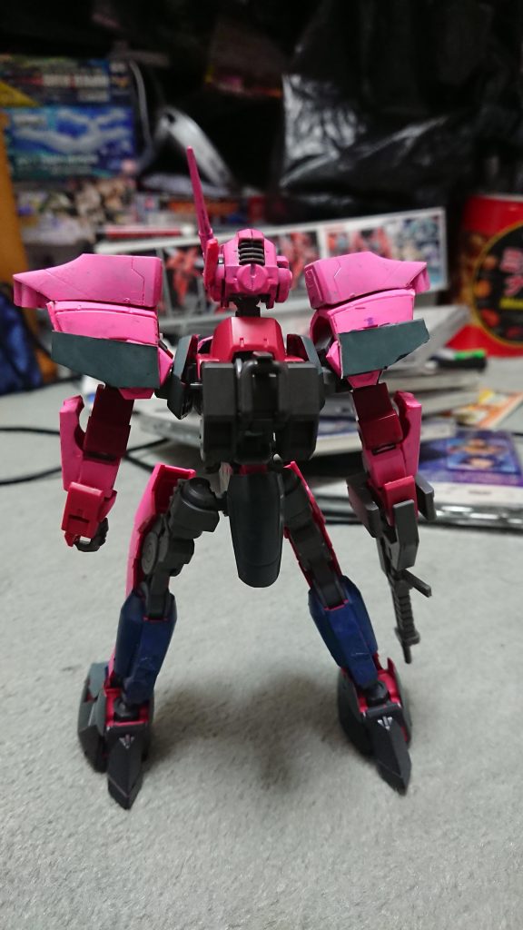 頭部はコトブキヤのカスタマイズヘッドAとグリムゲルデの角を組み合わせたもの。