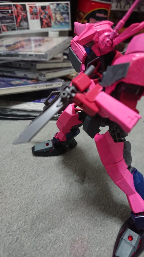 ナイフ
陸戦用唯一の格闘武装。取り回しがきくため、ショートバレルタイプライフルとの相性が良い。