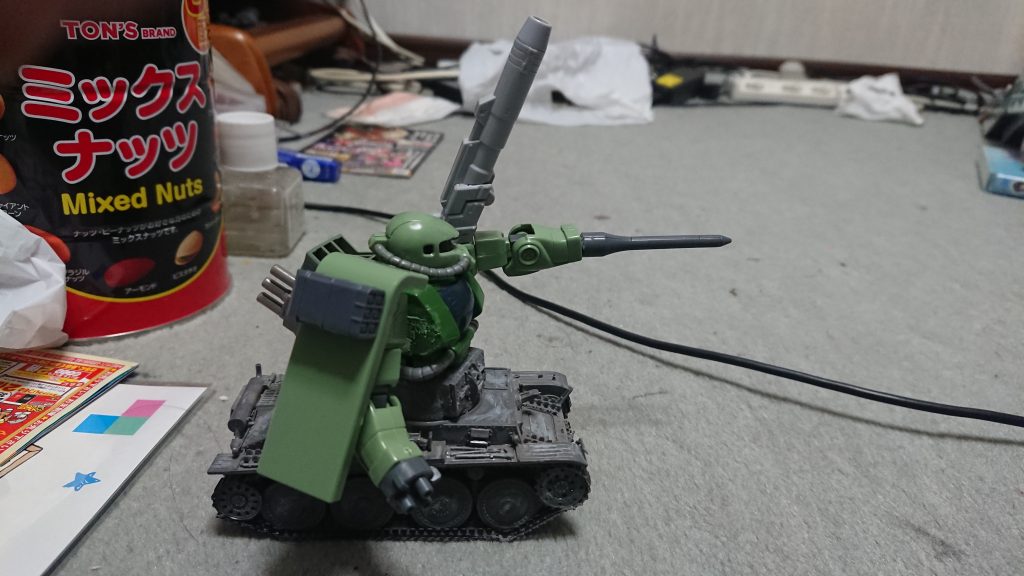 【ヒートランス】
格闘戦用装備。

【実弾キャノン】
主砲。弾数は9発。