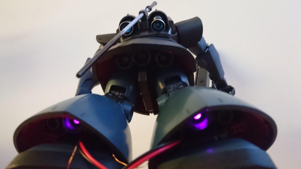 シャリア・ブルのような紳士には高貴な紫が似合いそうということで…