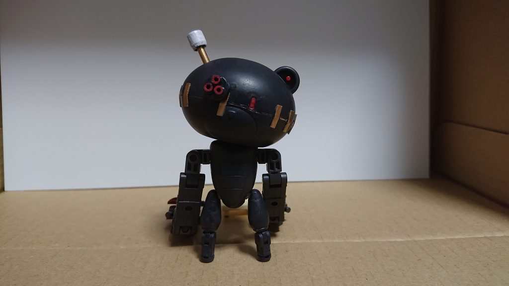 立ち上がりその2
実はしっかりとした自立がほとんどできないのです……
なので立つ際には腕で支える必要があります。