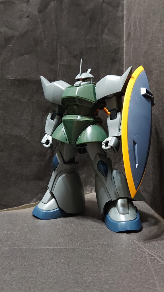 パチ組状態の量産型ゲルググ