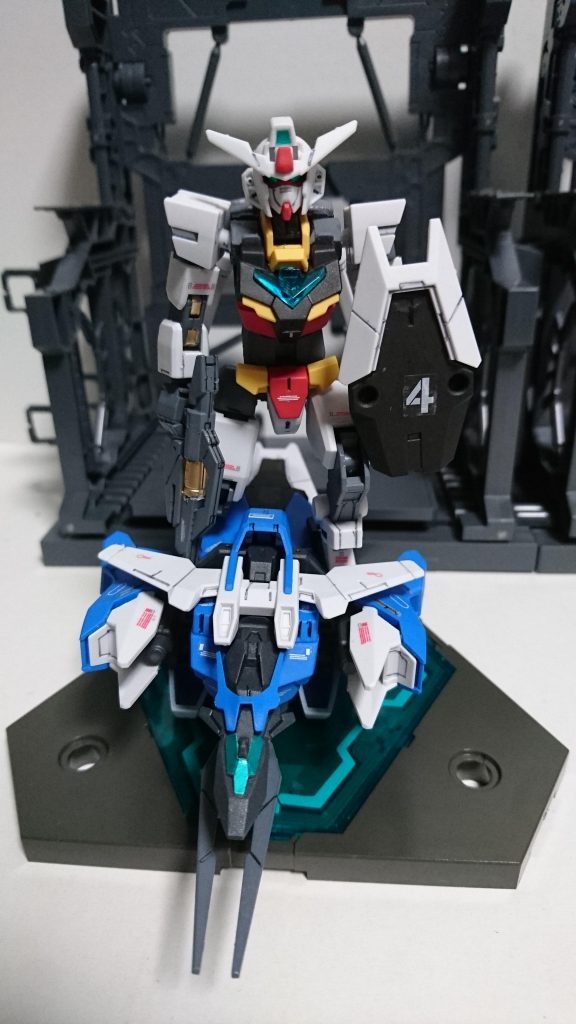 Gアース・・ではなく、アースアーマーに搭乗。
ガンダムAGE-3の第2世代ウェアシステムを見直した第3世代ウェアシステム・・と設定に書いても違和感が無いような気も・・