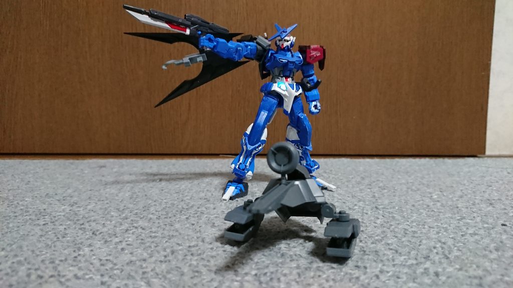 肩のノーネイムユニットを弄って支援メカ的な何かにしました