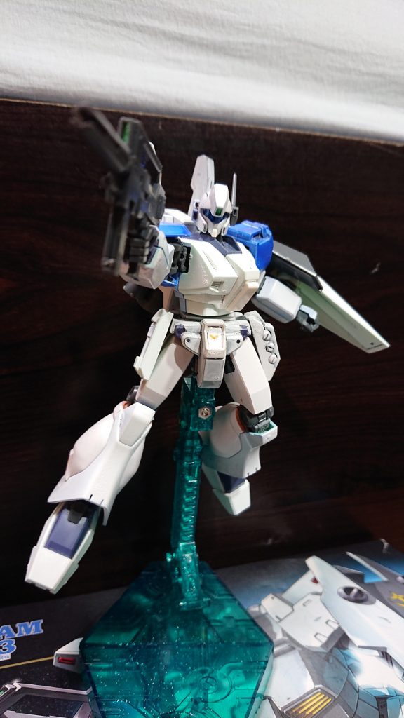 ↑ビーム・ライフルで攻撃するコウスケ機
 マラサイを1機撃墜する