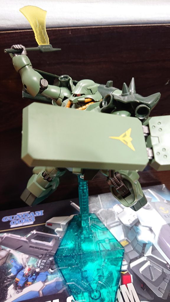 ↑肉薄するギラ・ドーガ
残党A「勝ったなw落ちろ!w」
隊員A「嫌だ!死にたくない!!」