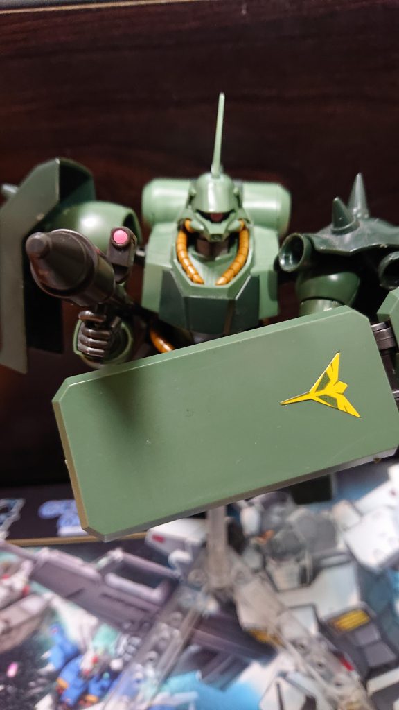 ↑ワスプに急接近してシュツルム・ファウストを発射するギラ・ドーガ
残党隊長「ここまで近づいているのにまだ撃たないか…マヌケが!」
マホ「トラックナンバー26-56、左舷対空砲座、撃ち方初めー!!」
対空砲手「当たれ!」
アスハ「間に合うものか…」
チュドーン!!
マホ「各科!受け持ちの区画のチェックを行え!」
ワスプオペA「!?…主砲三番大破ー!!死傷者多数!!」
マホ「っく…私の指示が遅れたせいで…」