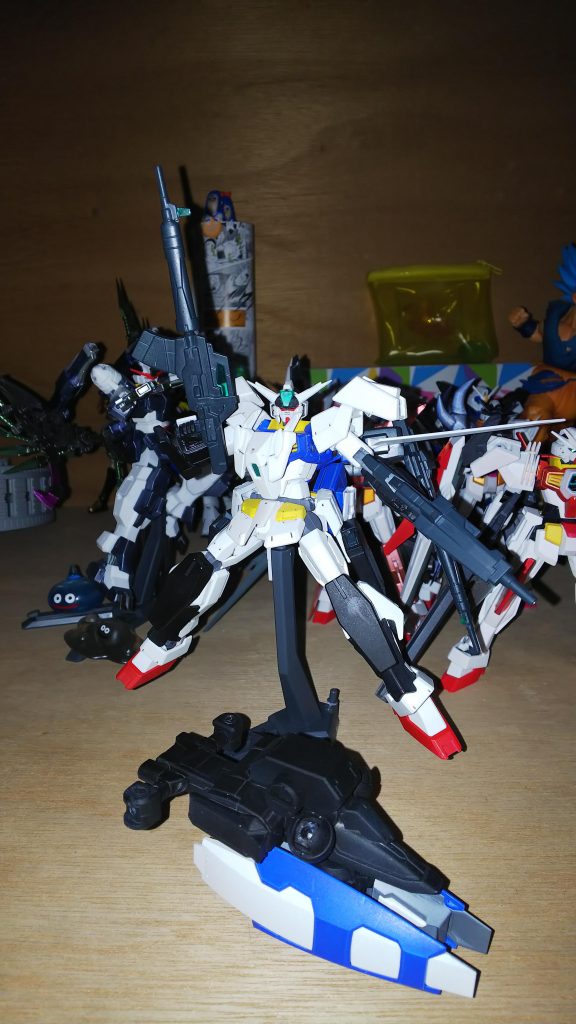 武装はBのときに
ドッズライフル、アサルトライフル(背中に装備)、ビームピストル2(腰のホルスター)、ビームピストル2(しりのバーニアにしれっとついてる)、ビームサーベル(シールド裏にそうび。)シールドライフル両腕ですね。火力すごいね。