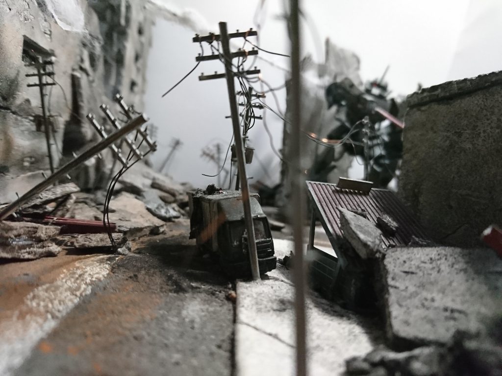 今回のジオラマは瓦礫や小物にも力を入れたので情報量は多い方だと思います