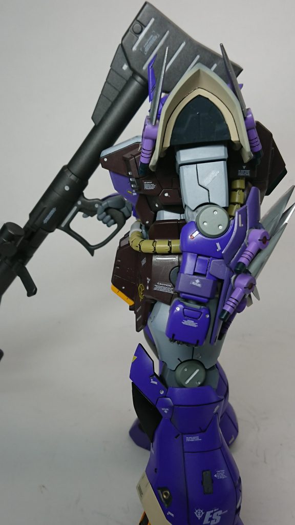 細かい塗り分けは筆塗りで。