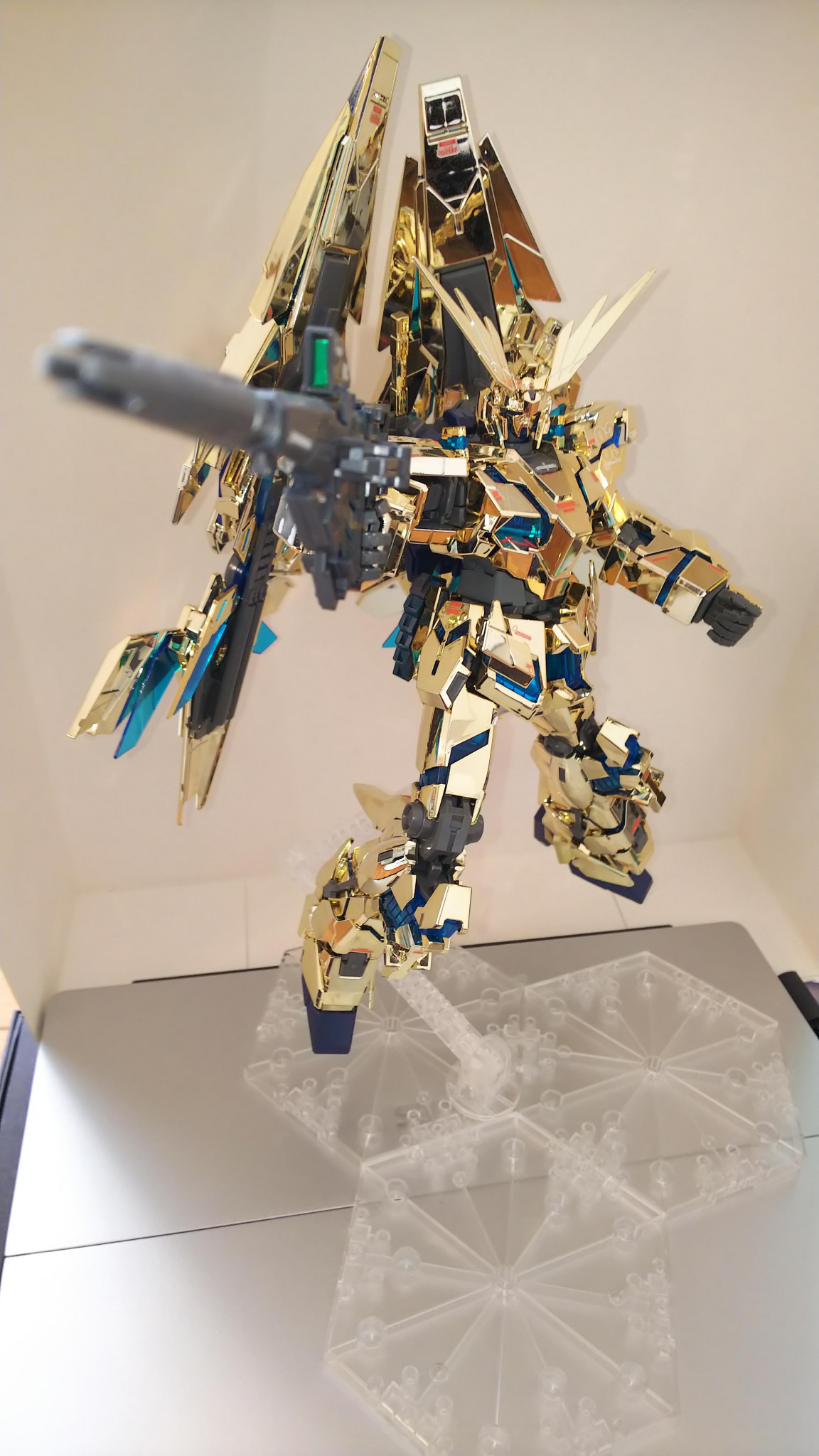 MGユニコーンガンダム3号機フェネクス｜マディガンさんのガンプラ作品 