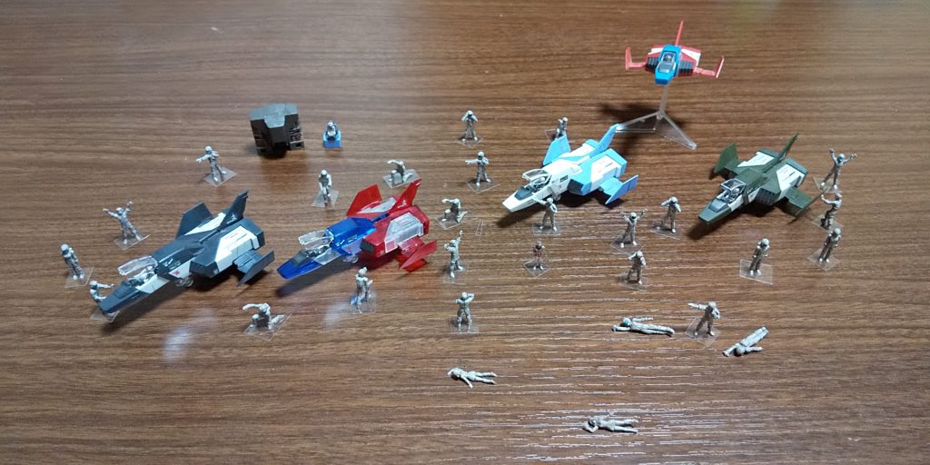 コアファイターたちの整備中。