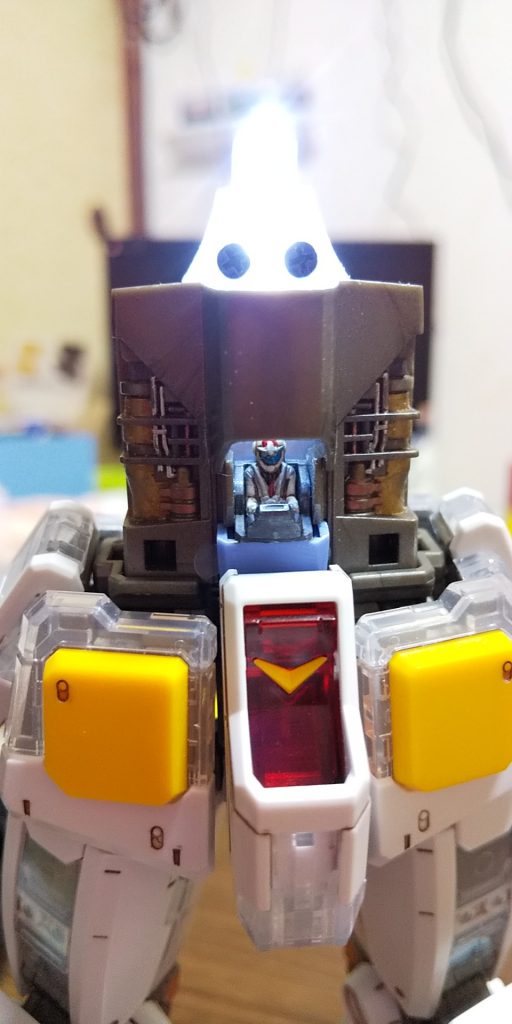 自作の電飾。明るすぎ⁉
アムロが見える!