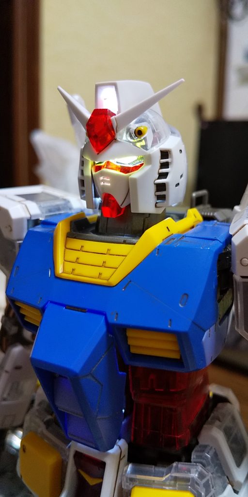 光が、漏れ過ぎ…。