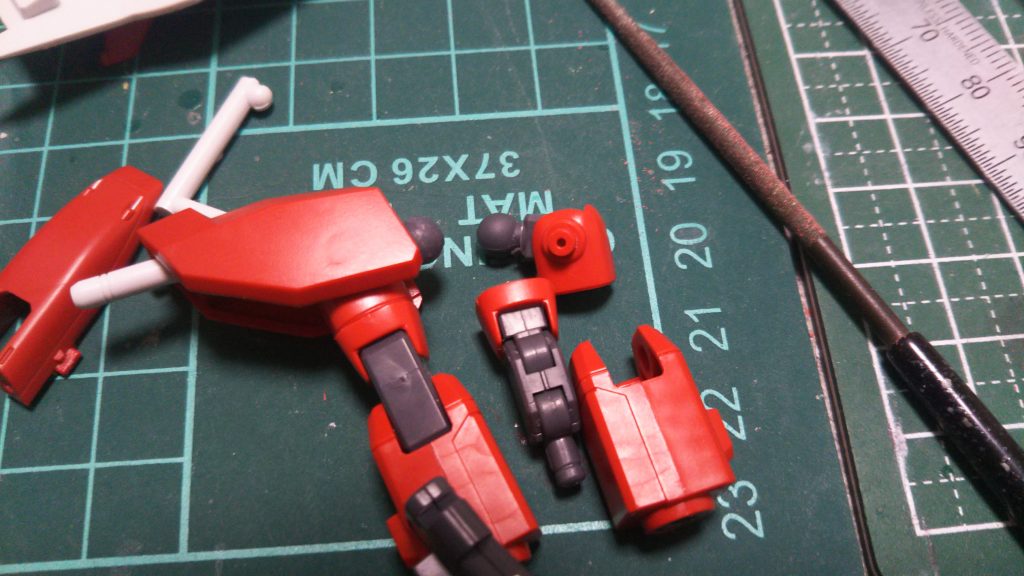 腕の関節をライトニングZの物に好感してます
あと腕の接続をボルアムにしてます