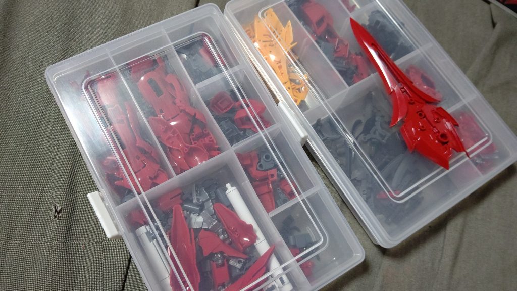 パーツが多いので部分ごとに小分けして管理しながらやりました！