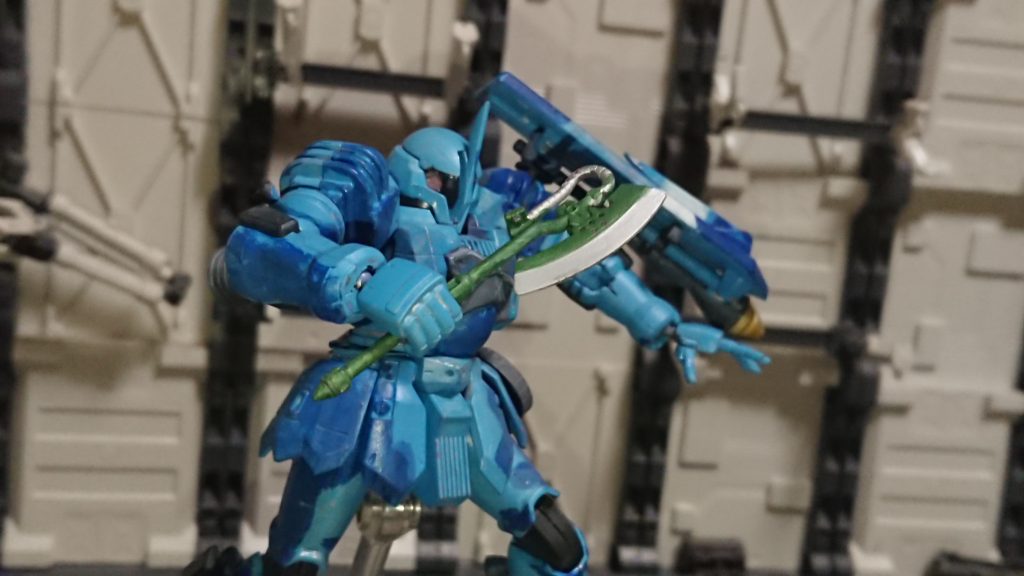 ヒートホーク
手持ち仕様のものは他キット付属の少し大きめのものを用意しました
元々のヒートホーク緩いんですよね