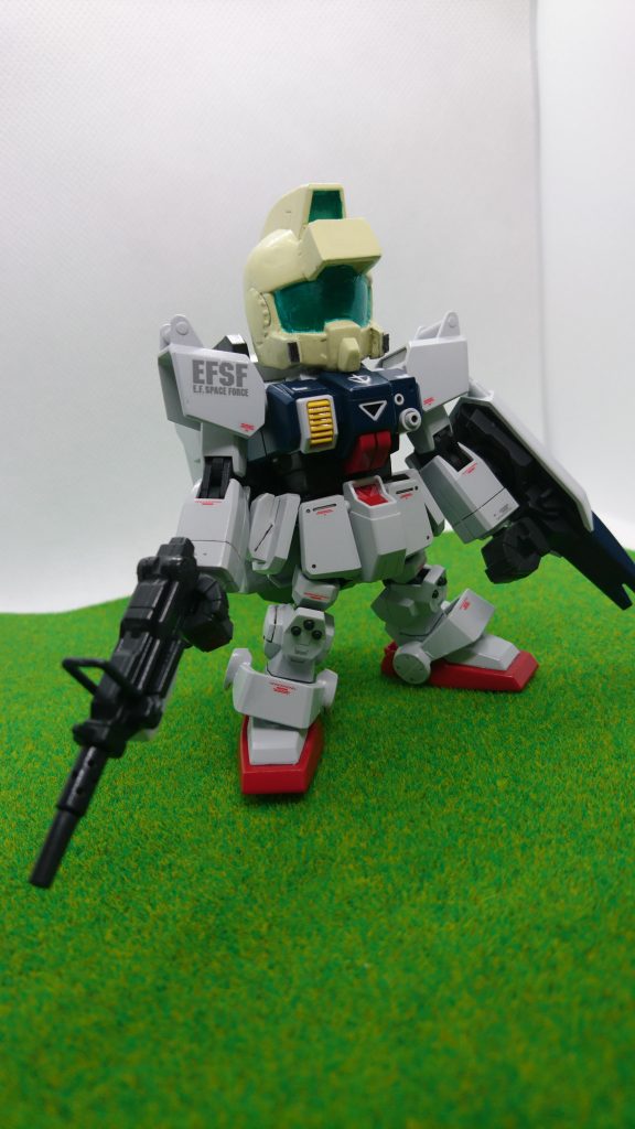 ジム頭も作成したので
カレン機の再現も可能！！
SDジムにプラ板で作りました。