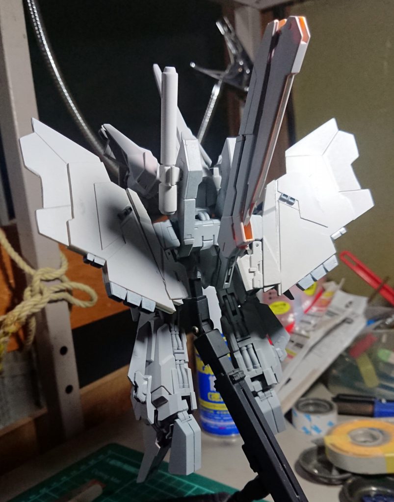 テールスタビライザーはハルートのライフルをベースに製作 ウイングはプラ板で製作 AOZのフルトドを参考にし、連邦系の角張ったデザインに合うような形状にしてみました