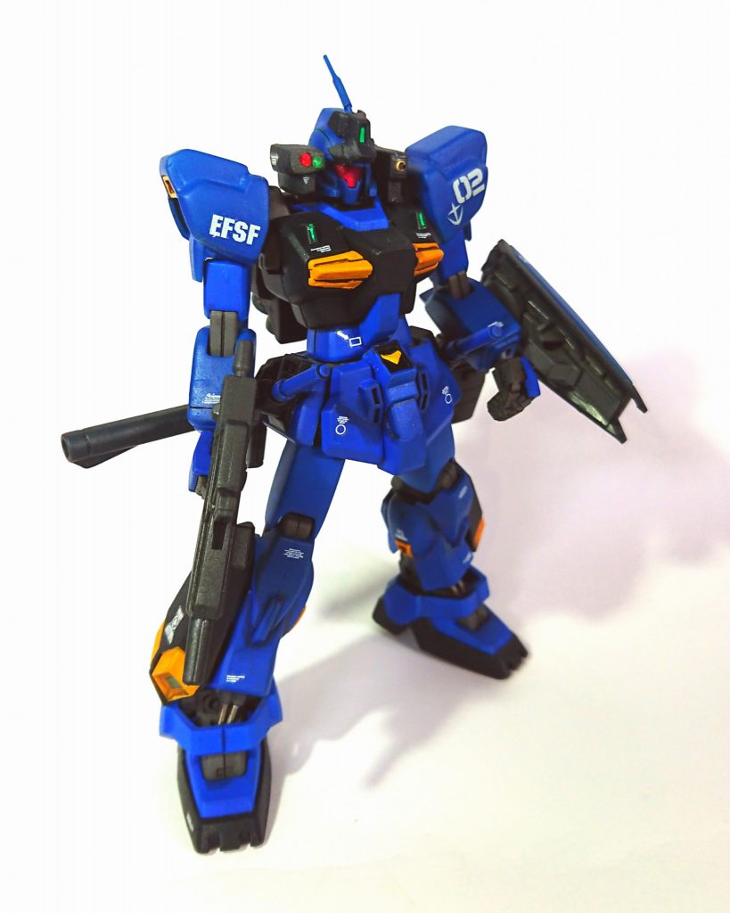 ブルーディスティニーの後継機があったら……的な
ガンダムヘッドの2、3号機も良いけど
やっぱりブルーディスティニーと言えばジムヘッドでしょ!
(ガンダムMk-Ⅱと言うかジムクゥエル:ブルーディスティニーかな?)
腰アーマーのビームサーベルや頭部のロッドアンテナはペイルライダーを意識しています