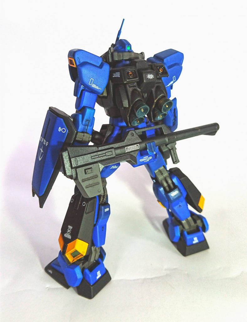 肩アーマーはパテでボリュームアップ
腿を4mm延長してプロポーションを若干スリムに