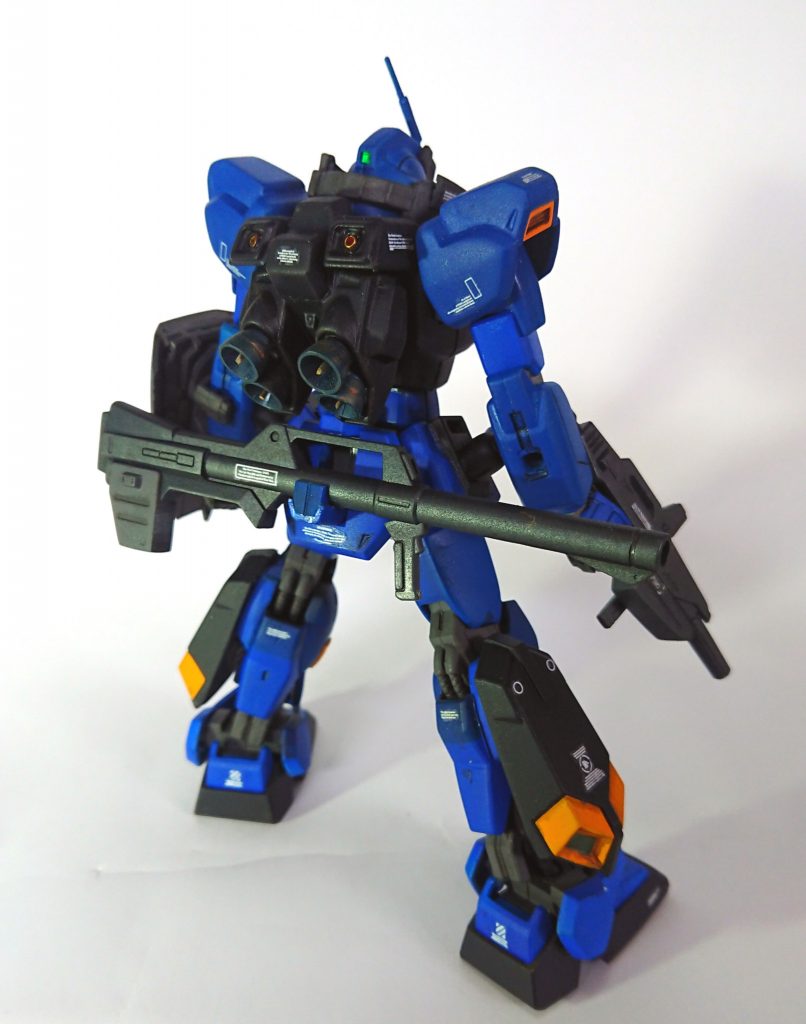 高機動戦闘を意識してビームライフルとシールドは短縮
脚部スラスターはアンクシャの脚のパーツです
これで重力下でもホバリング可能に!
っと製作期間3日程でサクサクっと完成させました