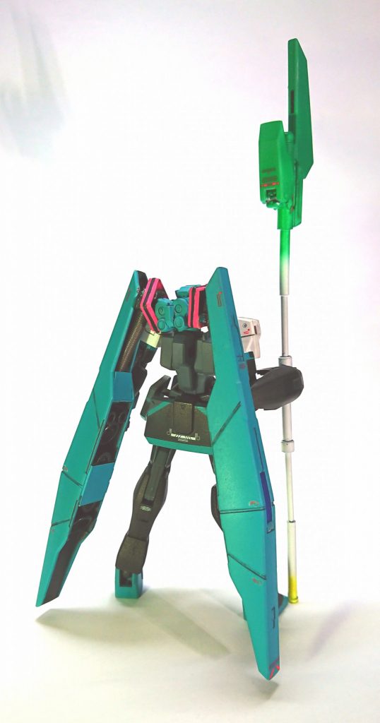 特徴的なポニーテールはGNアーチャーのブースターを使用してそれらしく…