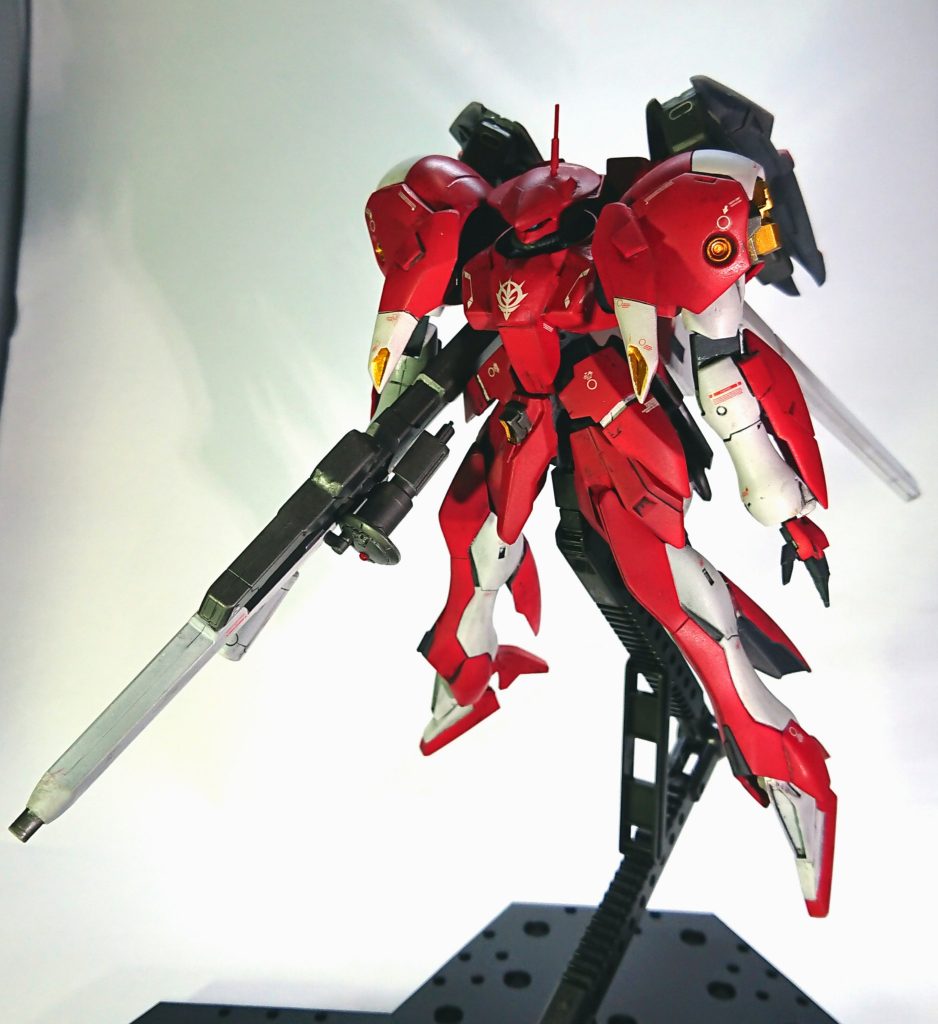 ベースはガーベラテトラとは全く関係ない00のガデッサです

女性らしい細身のシルエットと肩の丸いアーマーを見てガーベラっぽいと思いベースにしてみました。