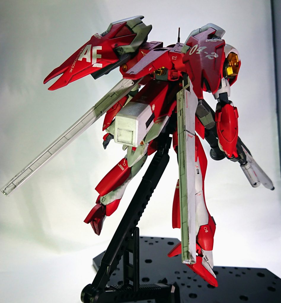 バックパックはフレキシブルスラスターとプロペラントタンクを搭載している設定です