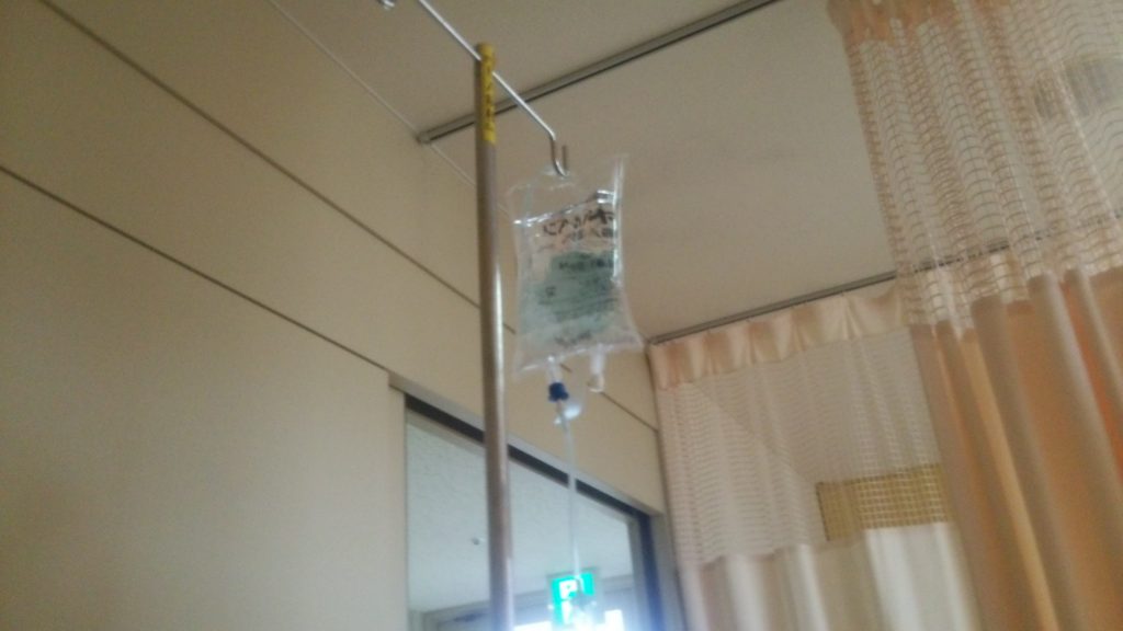 完成した翌週、因果関係は未だ不明だが、
顔面神経麻痺を発症、10日間の入院と
半年少々顔半分が動かない状態に；；
皆！ガンプラは1日24時間！僕らは未来のプラモ廃人！