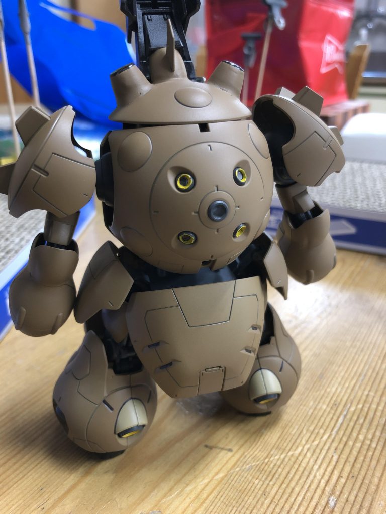 盾なしの後ろ姿。
色は全てmr.カラー
黒、ブラックグレー、RLM04イエロー、陸軍カーキ、IDFグレーを使用しました。