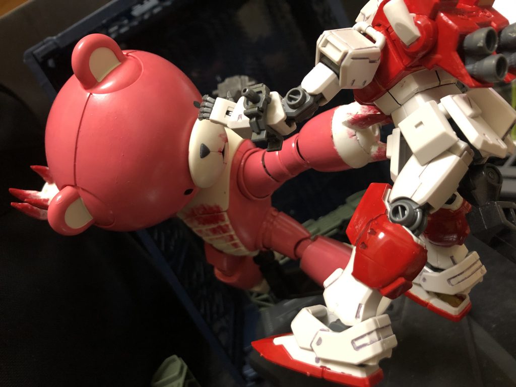 ぐしゃー!!
oyz「あっ......!ジムが...!ま、間違いない。奴だ、奴が来たんだ!」
Mr.BK「イヤこれやりたかっただけだろ室長ーーーっ!Σ(゚Д゚)」
oyz「え〜い!こうなったら総攻撃だ!皆ででかかれー!!」
Mr.BK「え?コレ、嫁ッガイの背中のコクピットに搭乗するだけだよね?なんでこんな戦いになるの?」
oyz「いけーーーっ!!」
Mr.BK「オイオイ...。」