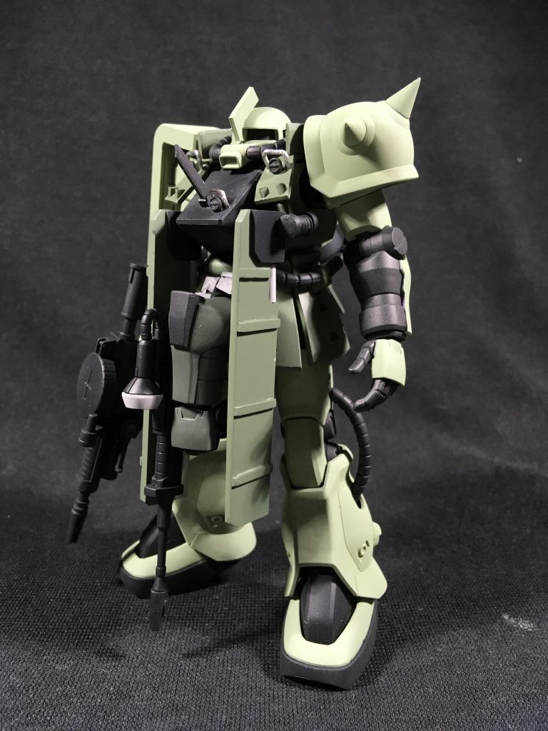 ザク、ザクの腕、ゲルググライフル以外はほぼプラ板工作です。