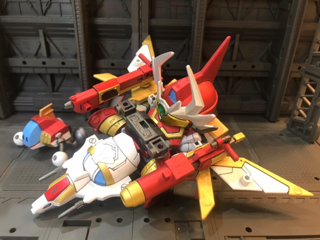 もちろん、璽威(ジー)フォートレス形態にも変形可能です。垂直尾翼っぽくなるように兜の取り付け位置を変更してます。