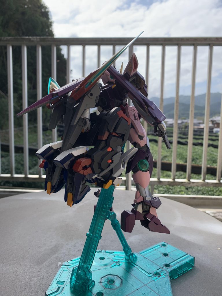 かなり大きめのバックパックなので装備してると自立できません;ww
後ろ姿がかなり気に入ってます♪