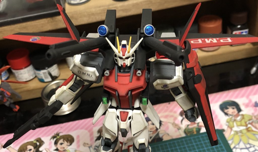 ポージングショット

台座を切らしていて、かなり地味ですが許してください……

汚しをお手軽にウェザリングマスターで角出しとベタ付けなので、粗さがめだってしまっているかと思います。