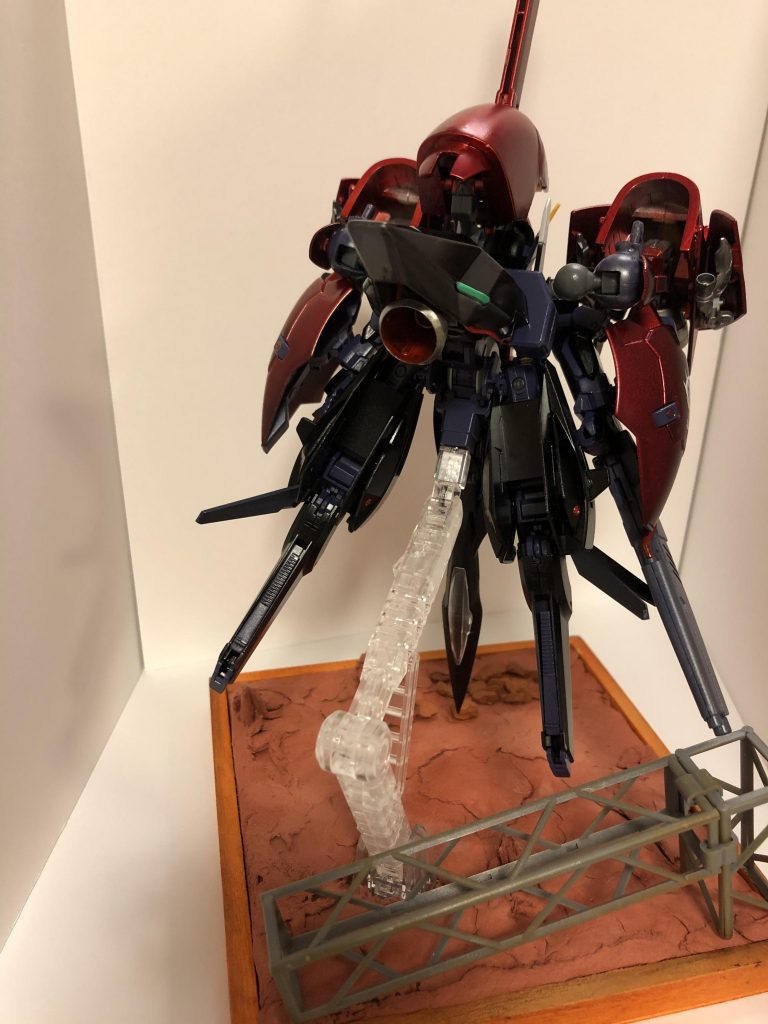 ななめうしろ
アッシマーっぽいシルエットが良く分かるアングルになったと思います