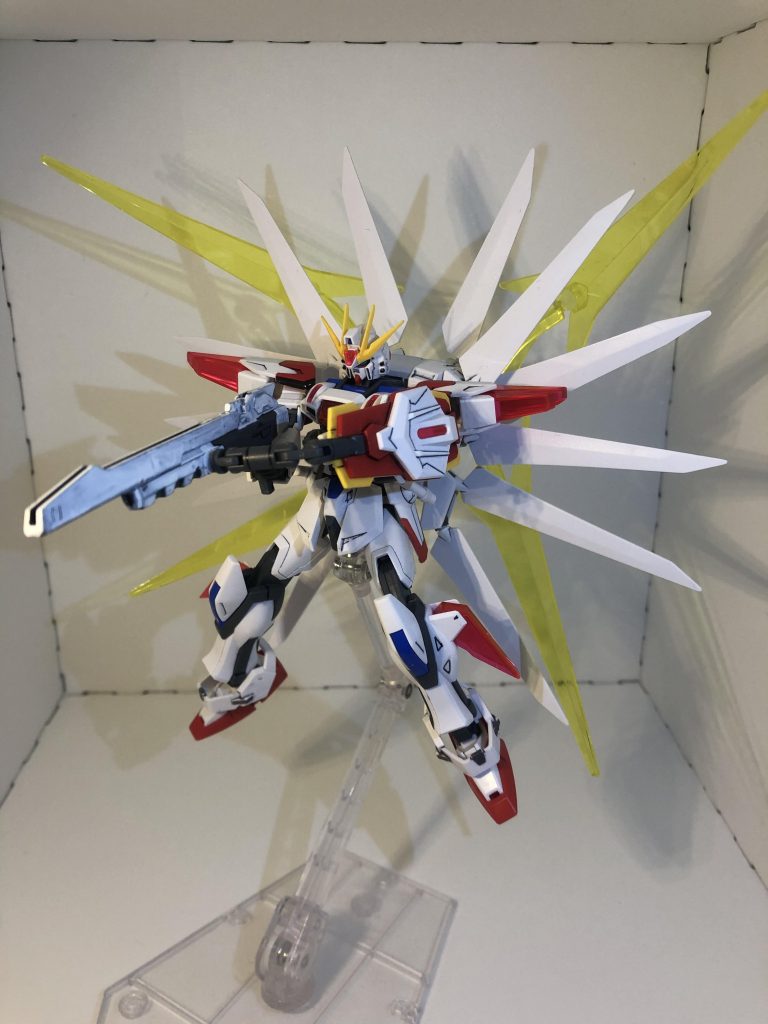 本編でよくわからなかった本気モードです

初製作だったのでライフルの塗りが終わってます
その内塗り直したい

本気モードの時は覆うように前にエフェクトを倒します