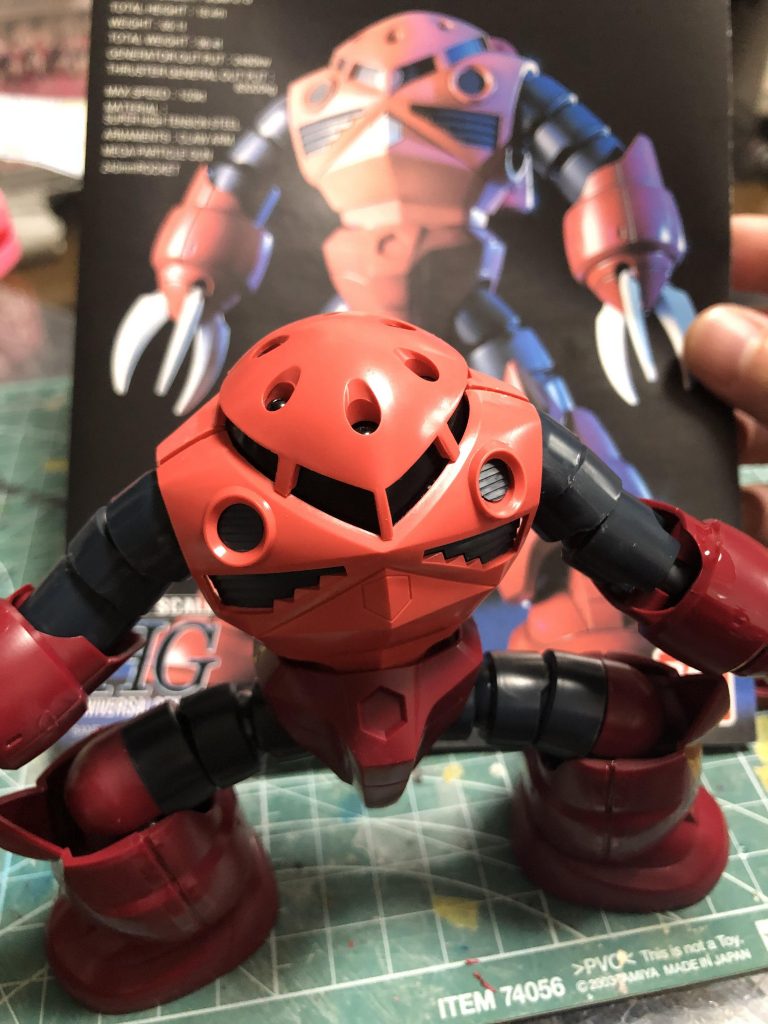 元は結構派手めな色合いしてますね。