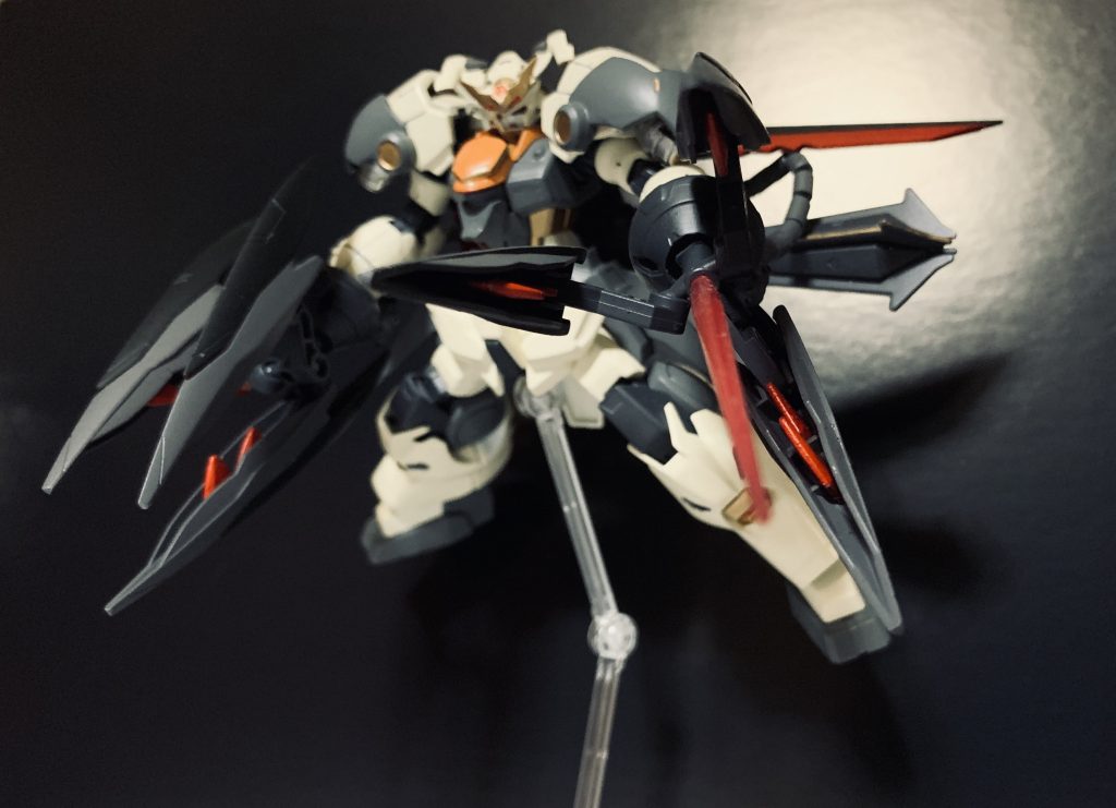 クローで相手を挟み込み、ビームサーベルでトドメをさす
ハシュマルなど様々なパーツを使い、制作