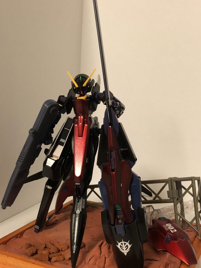 キハールIIユニットを破棄
胸部の増加装甲は股間部から被せている為、通常の股間部と差替えで換装可能