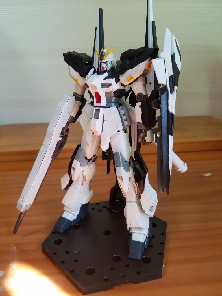 Hi-νガンダム RE.BIRTH–2枚目/制作者:めろん電化