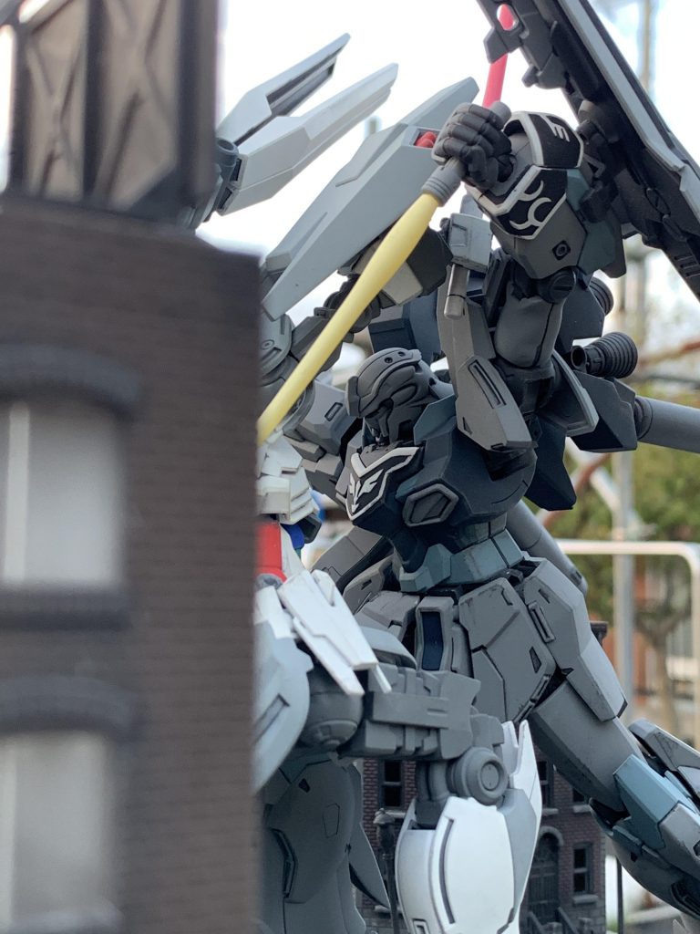 『戦果としては申し分ないっ!!』