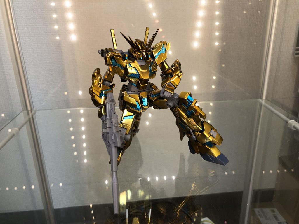 膝関節裏の干渉する部分をカットし可動域を拡張しました
膝立ちも余裕です