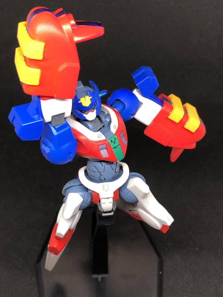 やはり腕は古いキットのままなので可動域が狭くポージングの幅が狭いですね…
決められた予算内でしたので旧キットに関節仕込んだりするのをすっぱり諦め素直に作ることが出来て勢いのまま途中で投げずに完成させることができたと思います。
皆さんのコメント、アドバイスなどあればよろしくお願い申し上げます。