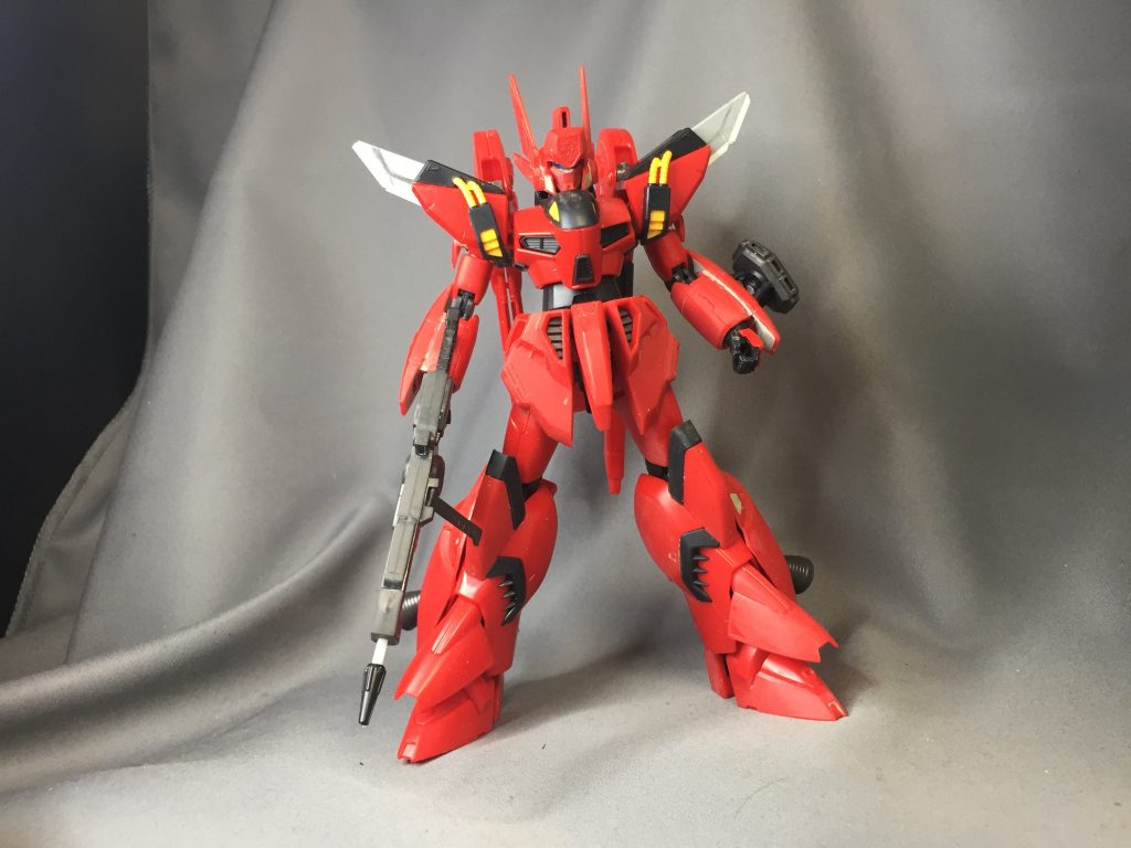 旧キット部分を切って貼る。肩バーニアだけ自作しました。