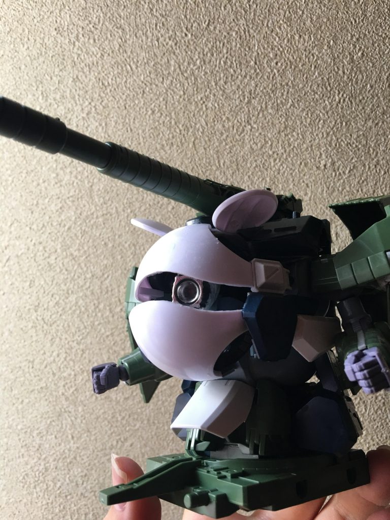 ハロのくち?部分をモノアイレールに見立ててます。