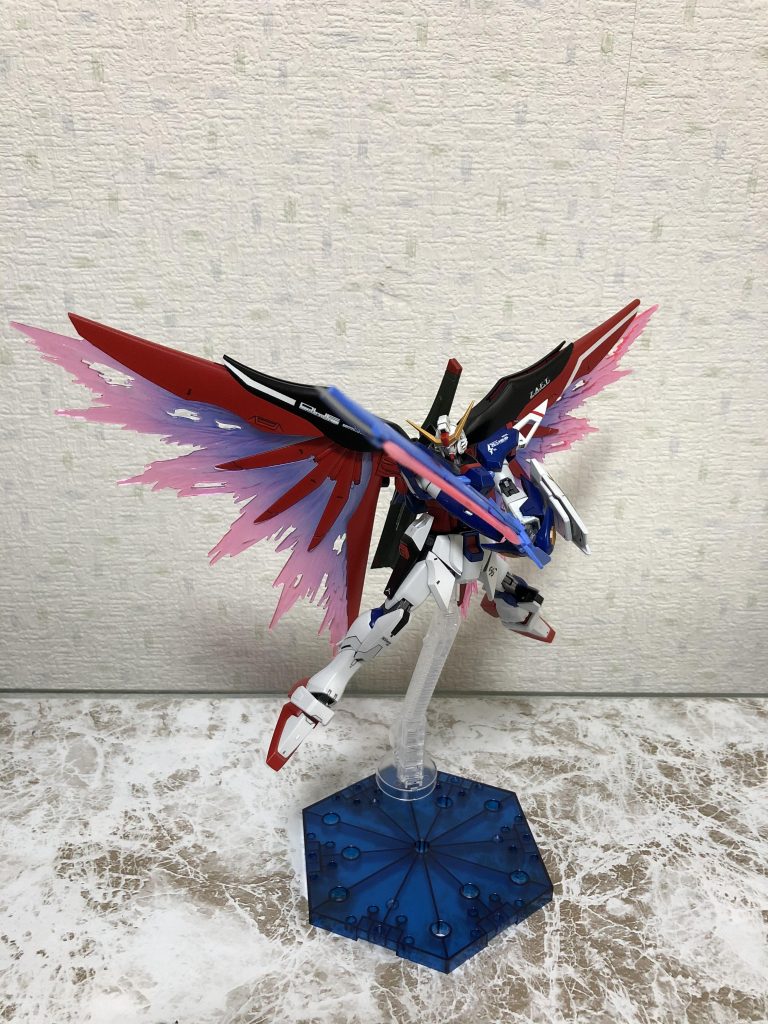 ビームエフェクトなどはパールホワイトを薄く吹いてその上にクリアカラーをのせてます