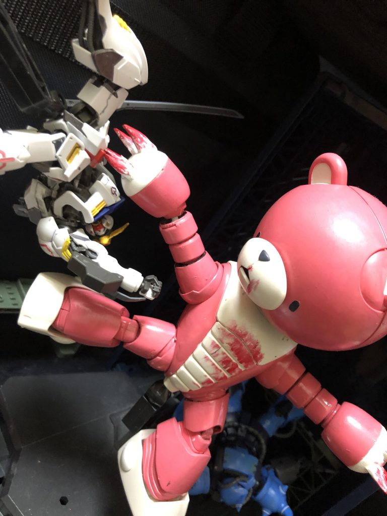 わーーーーっ!!
ぐしゃー!!べキー!バキー!どかーん!!
oyz「今だっ!!!」